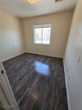 3865 Soda Springs Dr in Las Vegas, NV - Building Photo - Building Photo