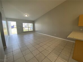 4543 20th St SW in Lehigh Acres, FL - Foto de edificio - Building Photo