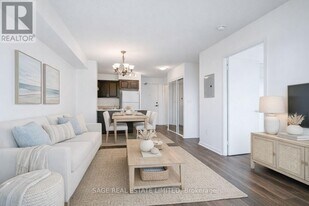 120 Dallimore Cir in Toronto, ON - Building Photo