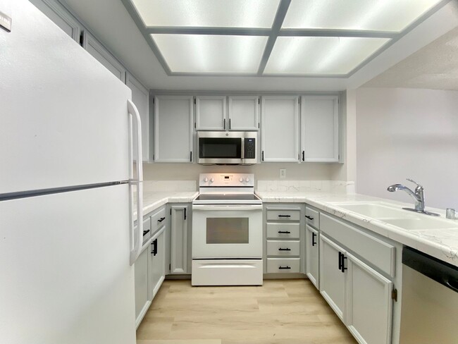 38683 Huntington Cir in Fremont, CA - Building Photo - Building Photo
