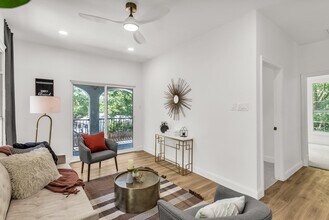 5624 East Side Ave, Unit Upstairs in Dallas, TX - Building Photo - Building Photo