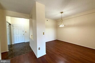 3005 S Leisure World Blvd in Silver Spring, MD - Building Photo - Building Photo