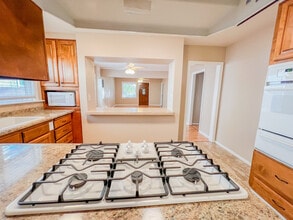 1414 Amapola Ave in Torrance, CA - Building Photo - Building Photo