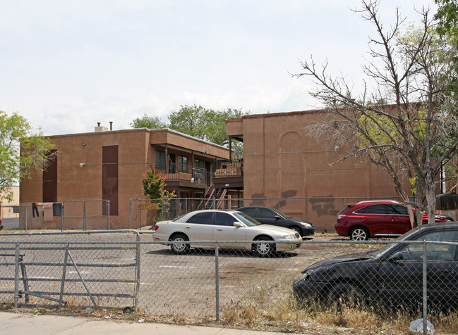 126 Rhode Island St SE in Albuquerque, NM - Building Photo - Building Photo