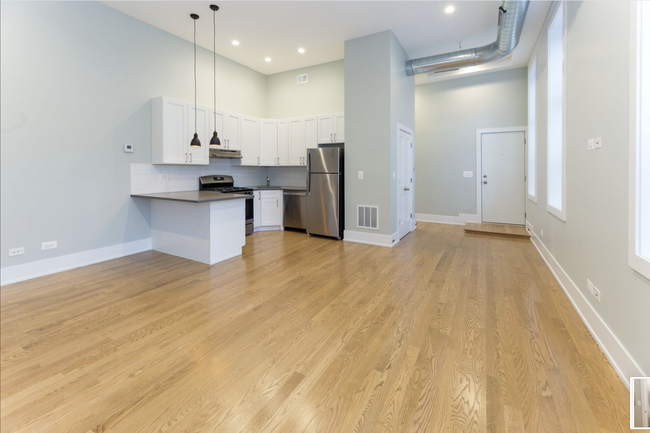2057 W Dickens Ave, Unit 2057-1N in Chicago, IL - Foto de edificio - Building Photo