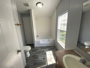 1360 NW 86th Ln in Ocala, FL - Building Photo - Building Photo