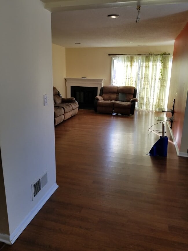 42 Foxtail Ln