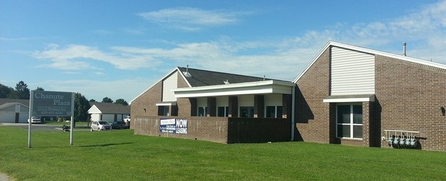 Chanute Plaza Apartments in Chanute, KS - Building Photo - Building Photo