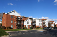 Orchard Lakes Apartments photo'