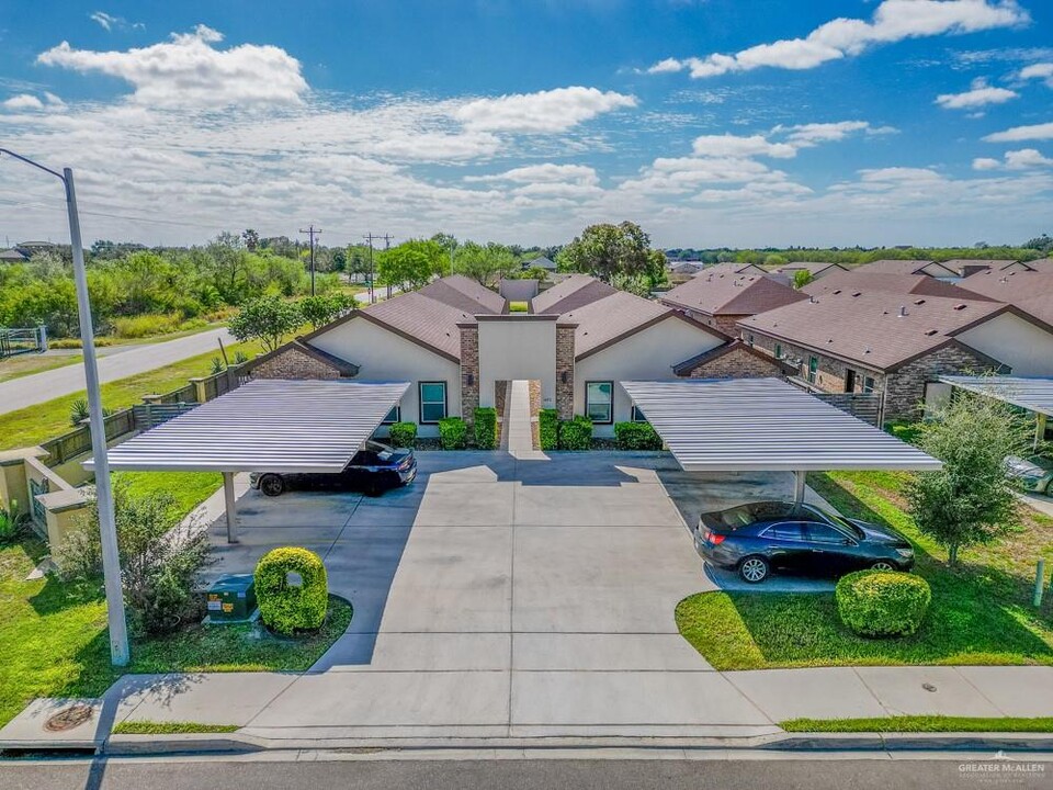 3602 Valeria St in Edinburg, TX - Building Photo