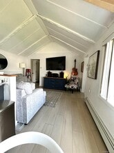 800 S 6th St in Lindenhurst, NY - Building Photo - Building Photo