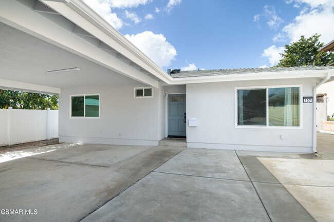 107 Calle Vista in Camarillo, CA - Building Photo - Building Photo