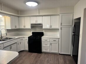 887 S Morgantown Rd in Greenwood, IN - Building Photo - Building Photo