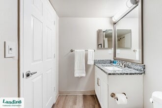 10200 Falcon Pine Blvd in Orlando, FL - Foto de edificio - Building Photo