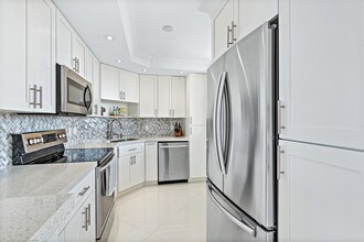 130 Lakeshore Dr-Unit -1021 in North Palm Beach, FL - Building Photo - Building Photo