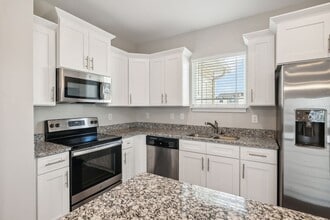 7026 Magnolia Crossings in Spring Hill, TN - Foto de edificio - Building Photo