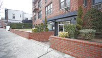 1075 Sheepshead Bay Rd in Brooklyn, NY - Foto de edificio - Building Photo