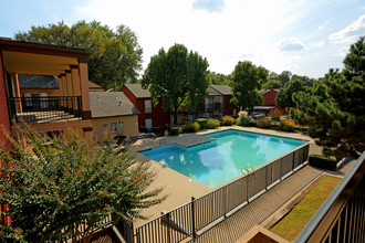 The Lewiston Apartments in Tulsa, OK - Foto de edificio - Building Photo