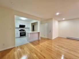 43-22 213th St in Queens, NY - Building Photo