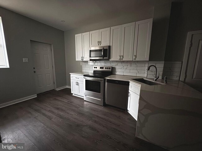 31 S Salford St in Philadelphia, PA - Building Photo - Building Photo
