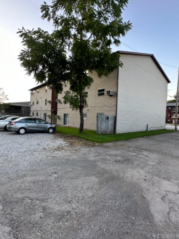 4920 Lancaster Ave