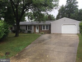 10605 Mahogany Ct in Waldorf, MD - Building Photo