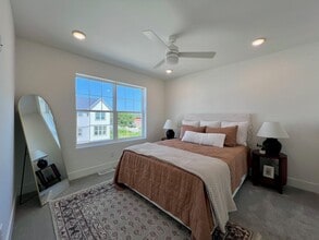 Walnut Crest Townhomes in Urbandale, IA - Building Photo - Building Photo