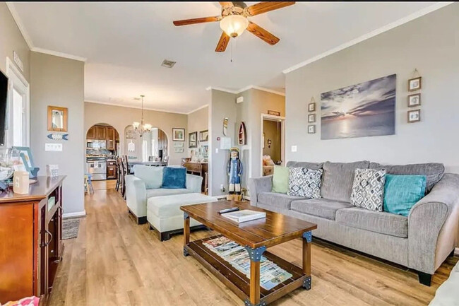 property at 2019 Flamingo Rd