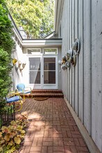 109 Murray St, Unit Studio in Norwalk, CT - Building Photo - Building Photo