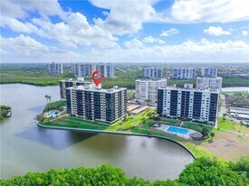 15 Bluebill Ave in Naples, FL - Building Photo