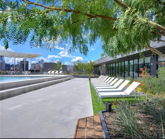 800 Embassy Dr, Unit 523 in Austin, TX - Building Photo - Building Photo