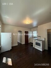 901 Zeeland Ct NE in Grand Rapids, MI - Building Photo - Building Photo
