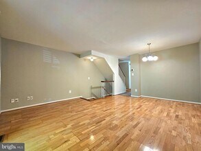 7664 Northern Oaks Ct in Springfield, VA - Building Photo - Building Photo