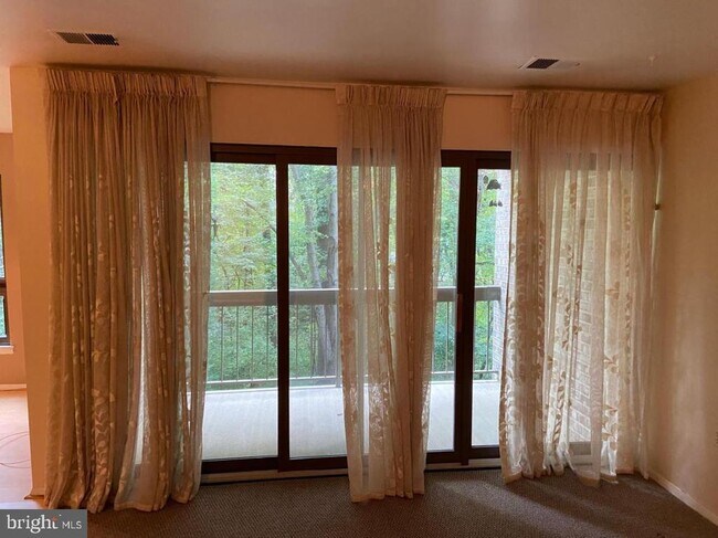 433 Christopher Ave in Gaithersburg, MD - Building Photo - Building Photo