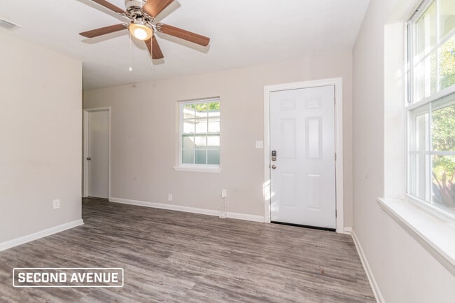 5319 Woodcrest Rd in Jacksonville, FL - Building Photo - Building Photo