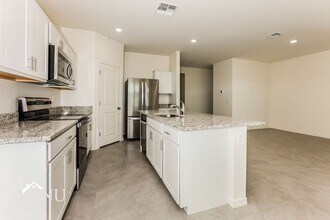 35621 W San Capistrano Ave in Maricopa, AZ - Building Photo - Building Photo