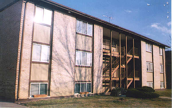 100 W Van Lake Dr in Vandalia, OH - Building Photo - Building Photo