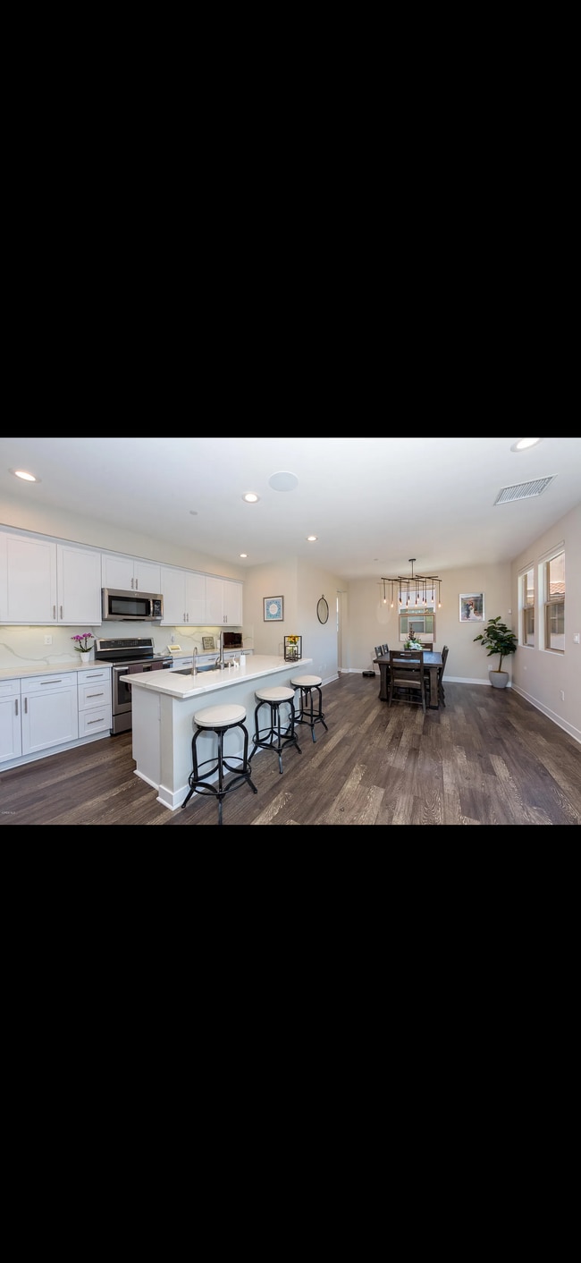 property at 87 Jensen Ct