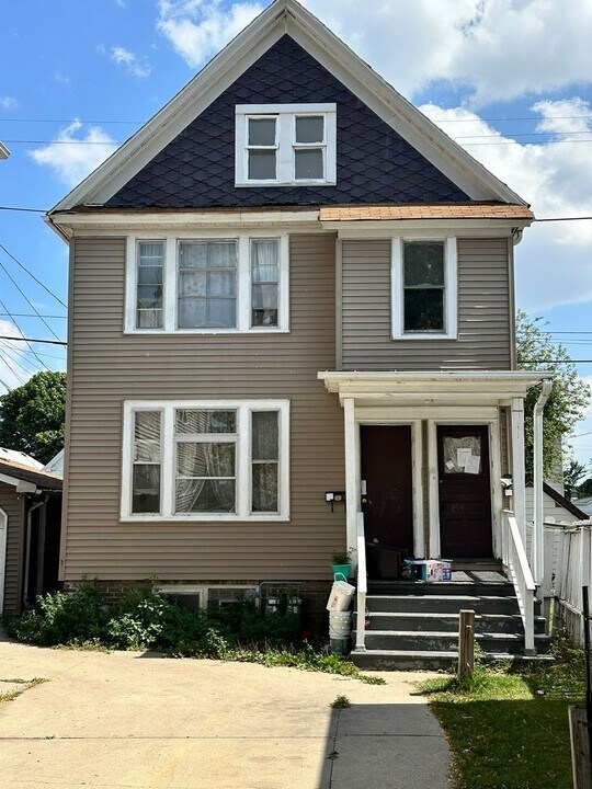 1578 S Union St in Milwaukee, WI - Building Photo