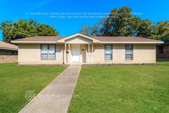 property at 805 Poinsettia Dr
