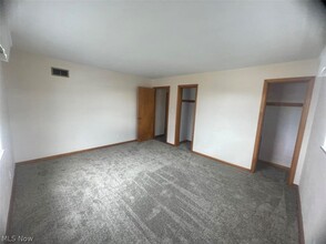 160 Fernwood Rd, Unit 1 in Wintersville, OH - Building Photo - Building Photo