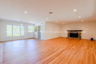 7 Tappan Ct in San Anselmo, CA - Building Photo - Building Photo