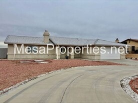 14744 Hopland St in Victorville, CA - Building Photo