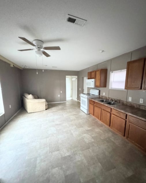 12106 Diana Dr in Lumberton, TX - Building Photo - Building Photo