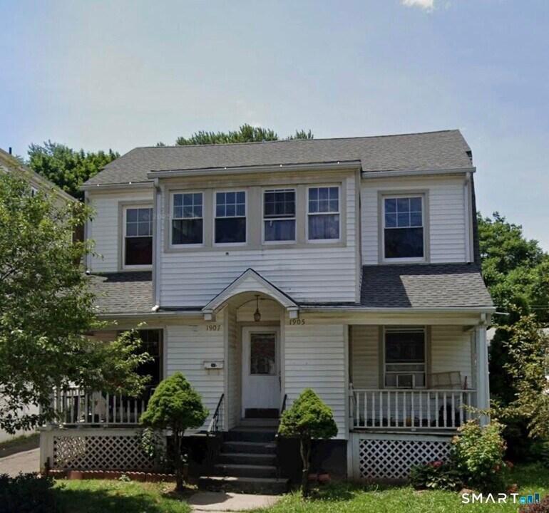 1905 Broad St in Hartford, CT - Building Photo