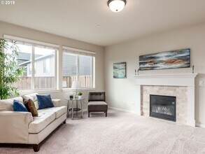 2308 NE 38th Ave in Camas, WA - Foto de edificio - Building Photo