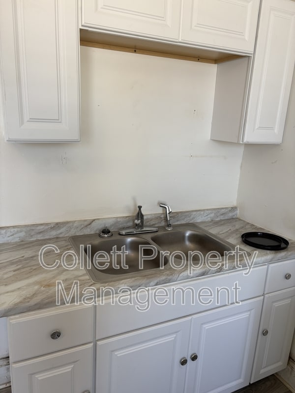 3893 W 23rd St in Cleveland, OH - Building Photo - Building Photo