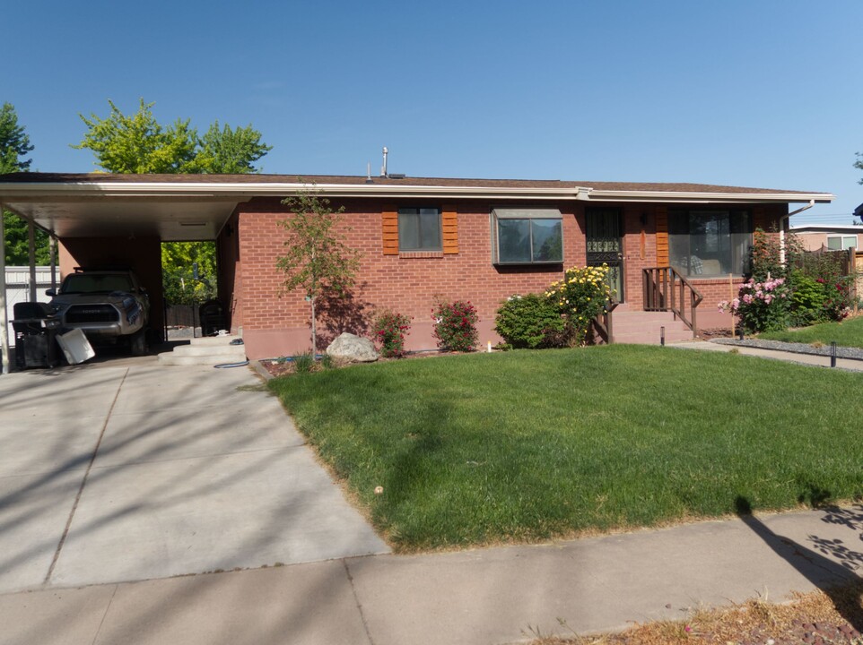 1729 N Alder Street, Unit NW Bedroom in Layton, UT - Foto de edificio