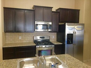 618 Longstreet Dr in Rosenberg, TX - Building Photo - Building Photo