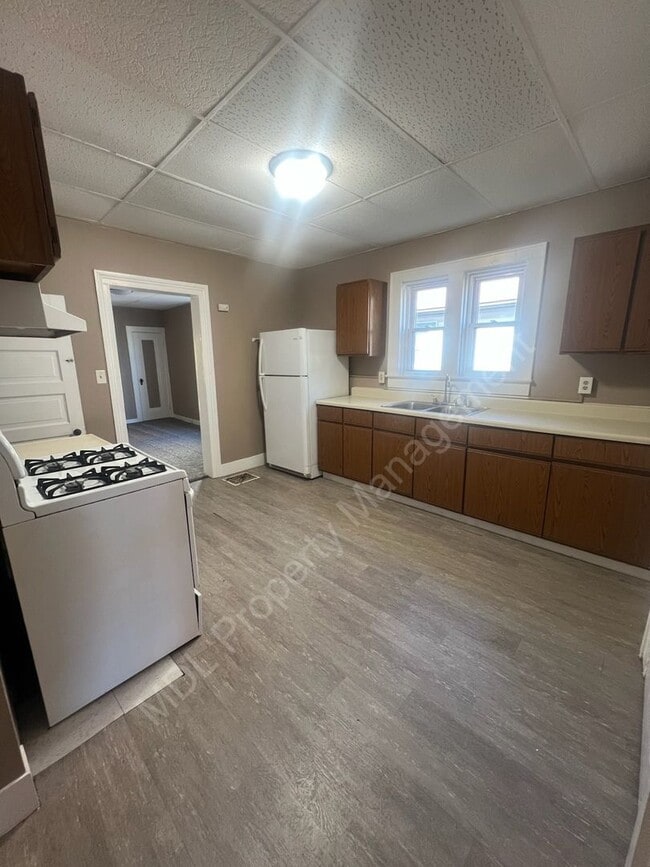 1104 Court St in Saginaw, MI - Building Photo - Building Photo